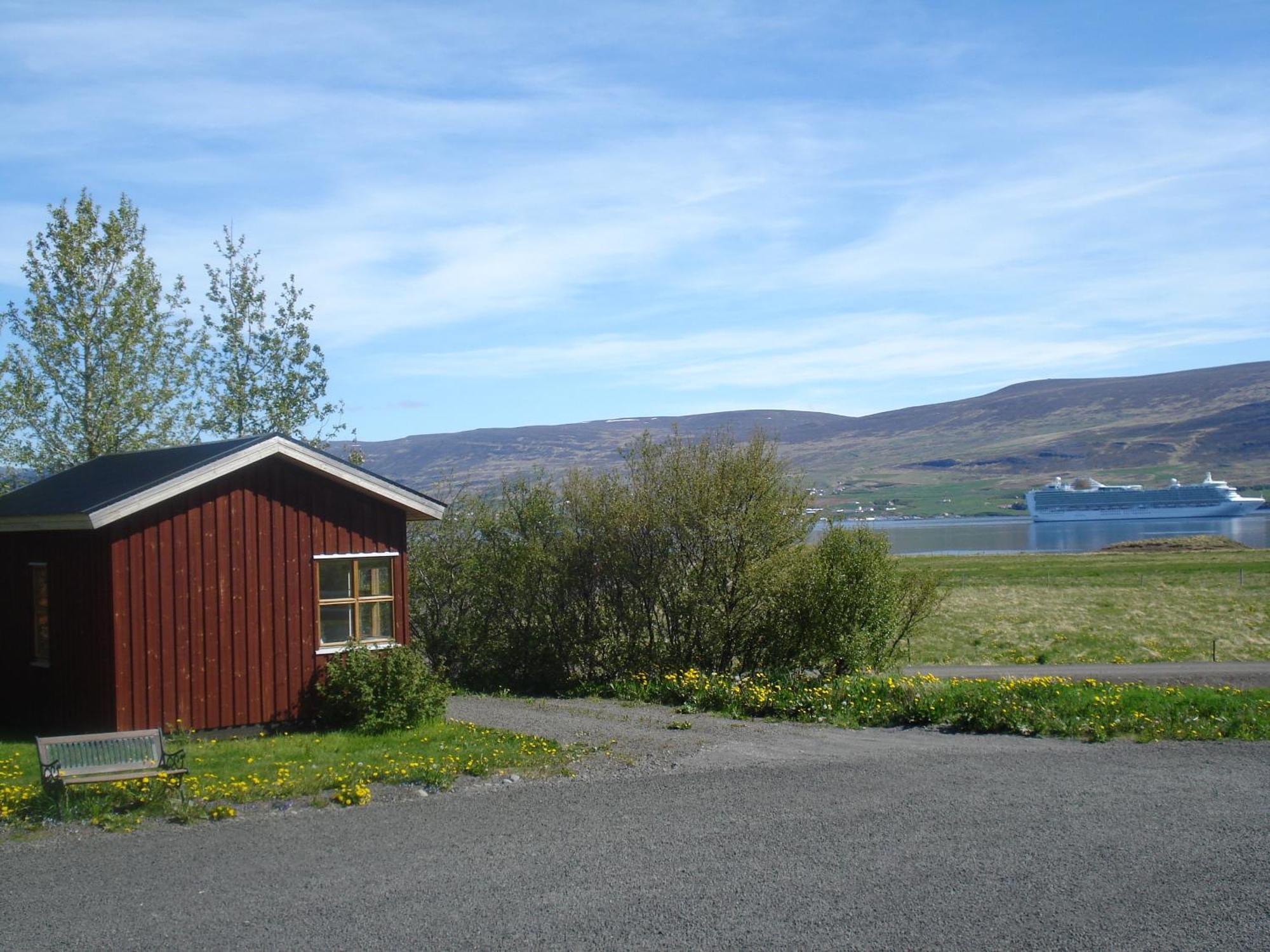 Guesthouse Petursborg Akureyri Exterior photo
