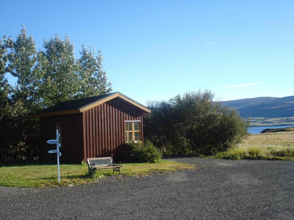 Guesthouse Petursborg Akureyri Exterior photo